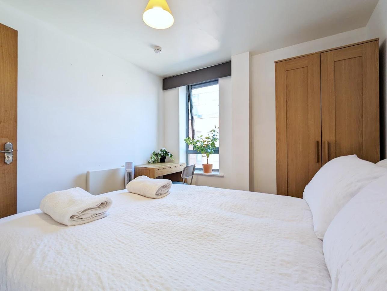 Guest Room In City Centre Near Key Attractions Liverpool Dış mekan fotoğraf