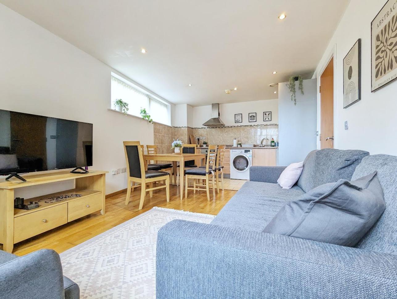 Guest Room In City Centre Near Key Attractions Liverpool Dış mekan fotoğraf